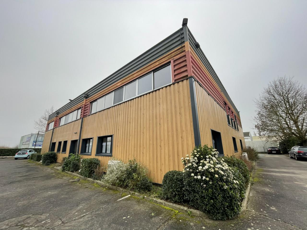 Bureau Saint-Pierre-des-Corps 340m² Location bureau Saint-Pierre-des-Corps Indre-et-Loire OLBUR2420620 1